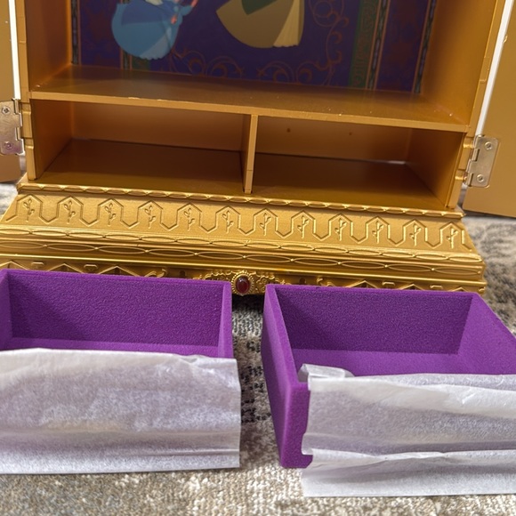 Sleeping Beauty Jewelry Box designed by Ashley Taylor - Picture 11 of 13